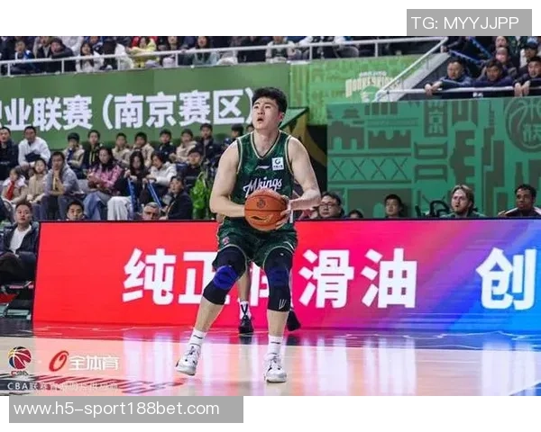 同曦队迎来新援马内克所罗门以赛亚泰勒拉维特正式加盟助力球队发展 同曦队迎来新援马内克所罗门以赛亚泰勒拉维特正式加盟助力球队发展